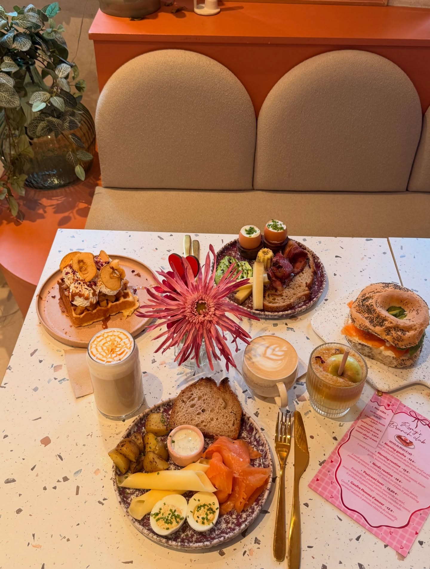Le comptoir du Romy’s Café à Bouxwiller